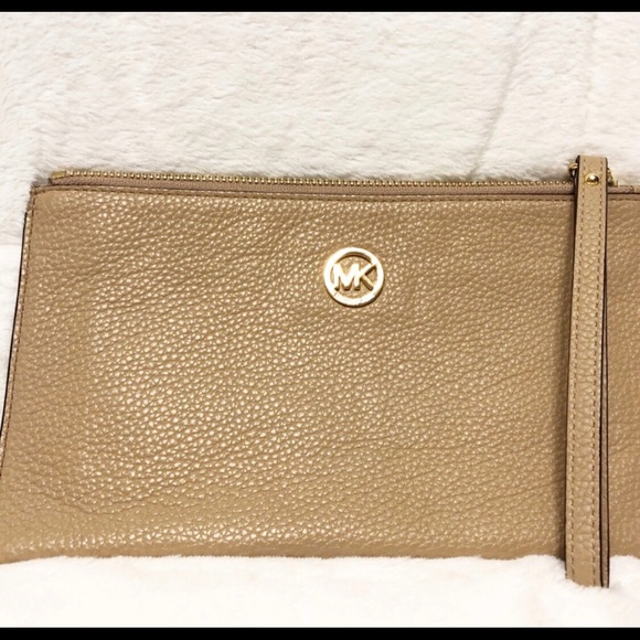 MICHAEL Michael Kors Handbags - MK Leather Wristlet